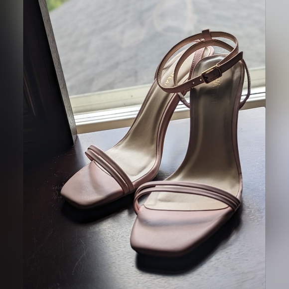 Rose and Gold Heels - Picture 2 of 5